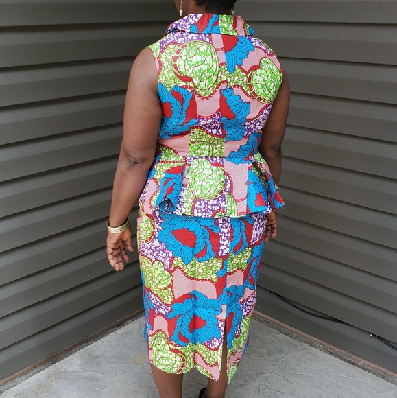 Classy Lady in Turquoise Clearance - Picture 4 of 8